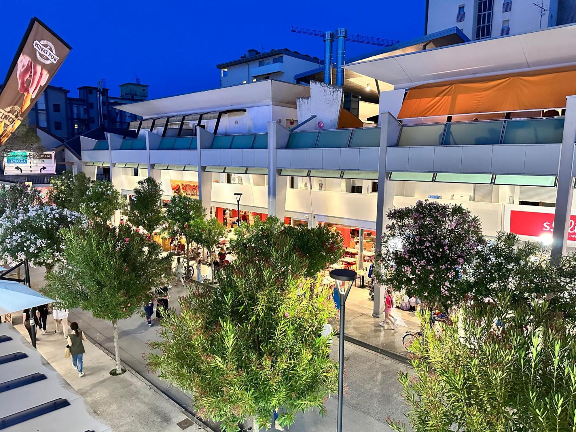 Nuovo Condominio Con Piscina E Garage Bibione Exteriér fotografie